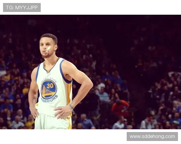 勇士队创历史奇迹以73胜战绩征服灰熊队展现无与伦比的篮球实力